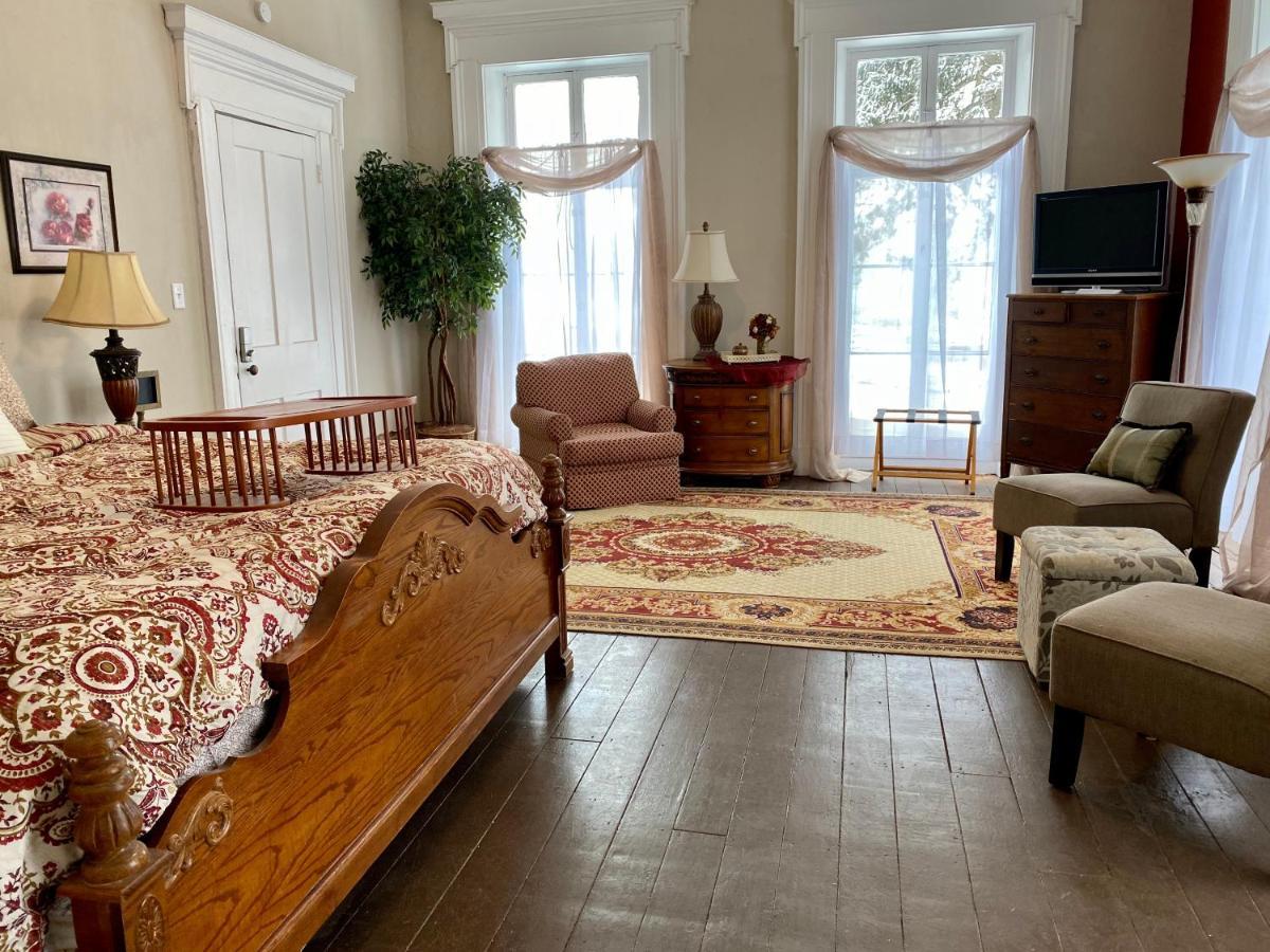 Historic Mcdonald Airbnb *